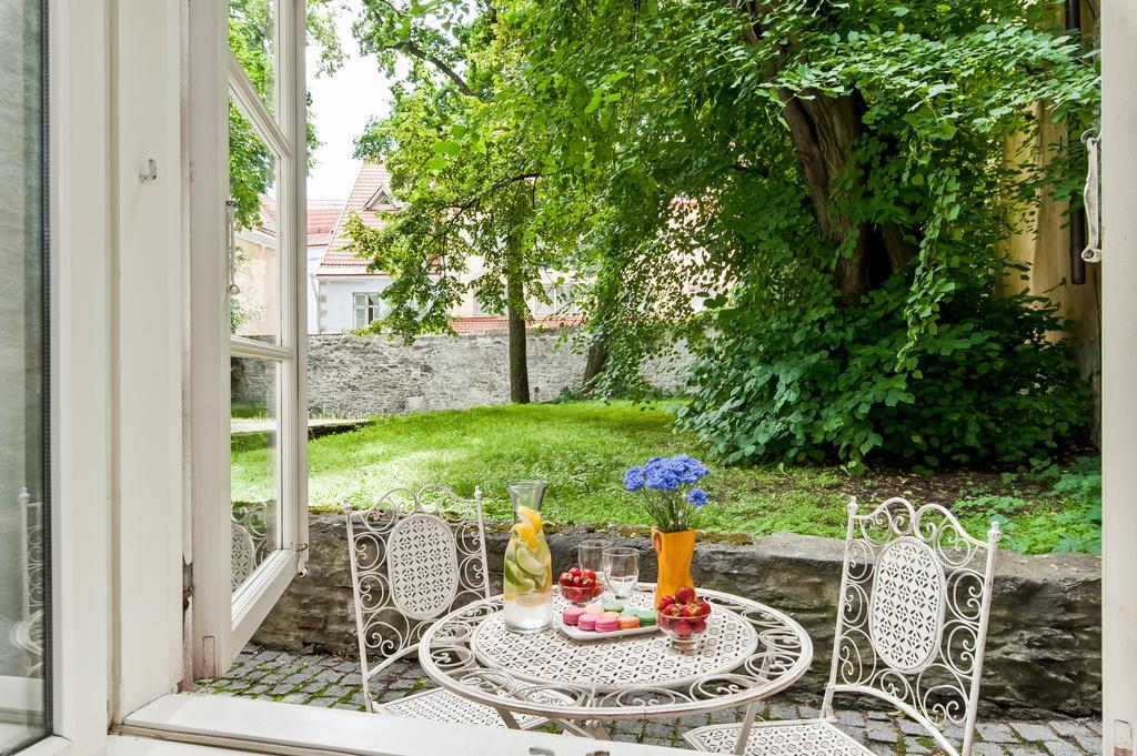 Old Town Central Apartment Tallinn Buitenkant foto