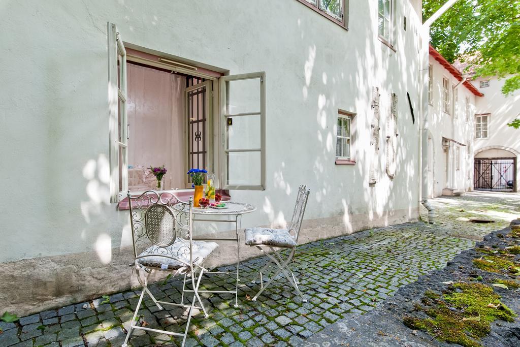 Old Town Central Apartment Tallinn Buitenkant foto